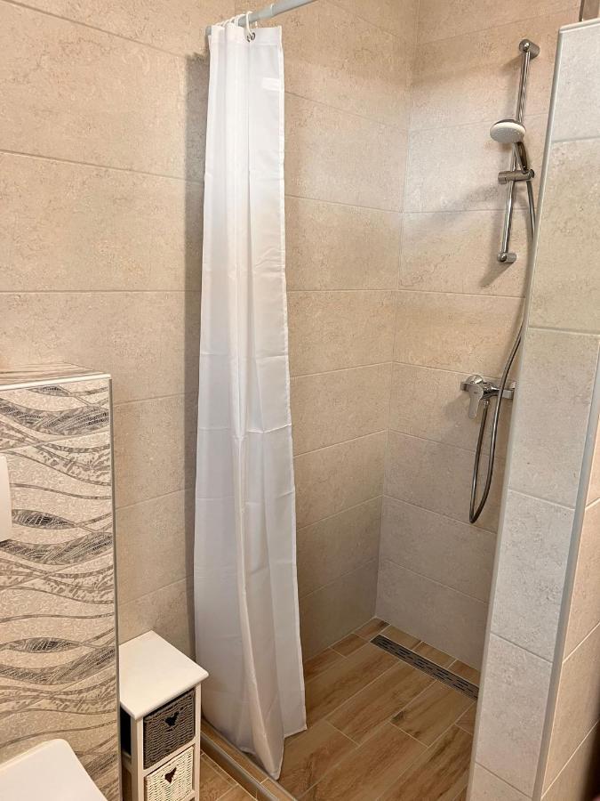 Apartmani Tin Starigrad Paklenica Exterior foto